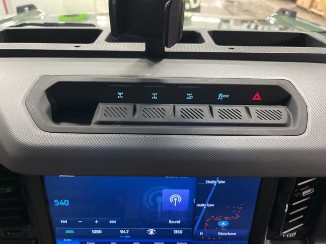 Certified 2022 Ford Bronco Everglades image 42