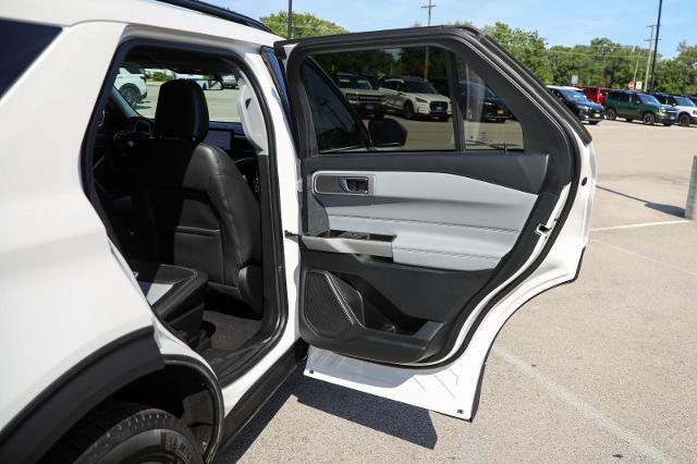 Certified 2024 Ford Explorer XLT w/ XLT Sport Appearance Package AWD/4WD image 34