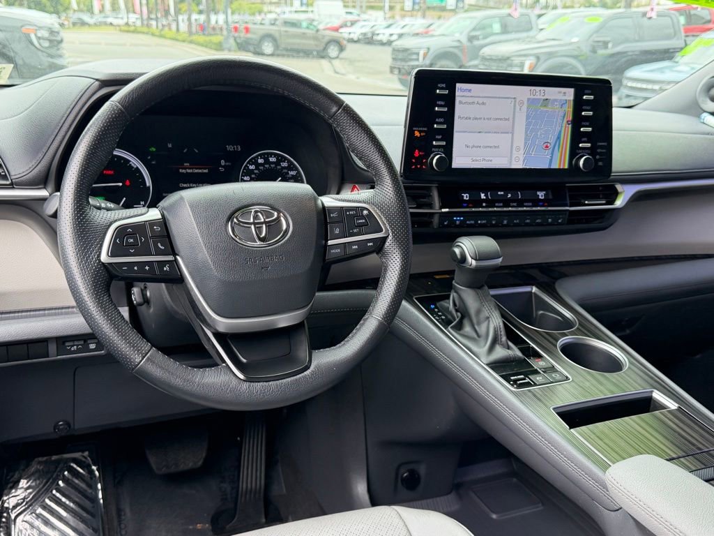 Used 2024 Toyota Sienna Limited FWD image 38
