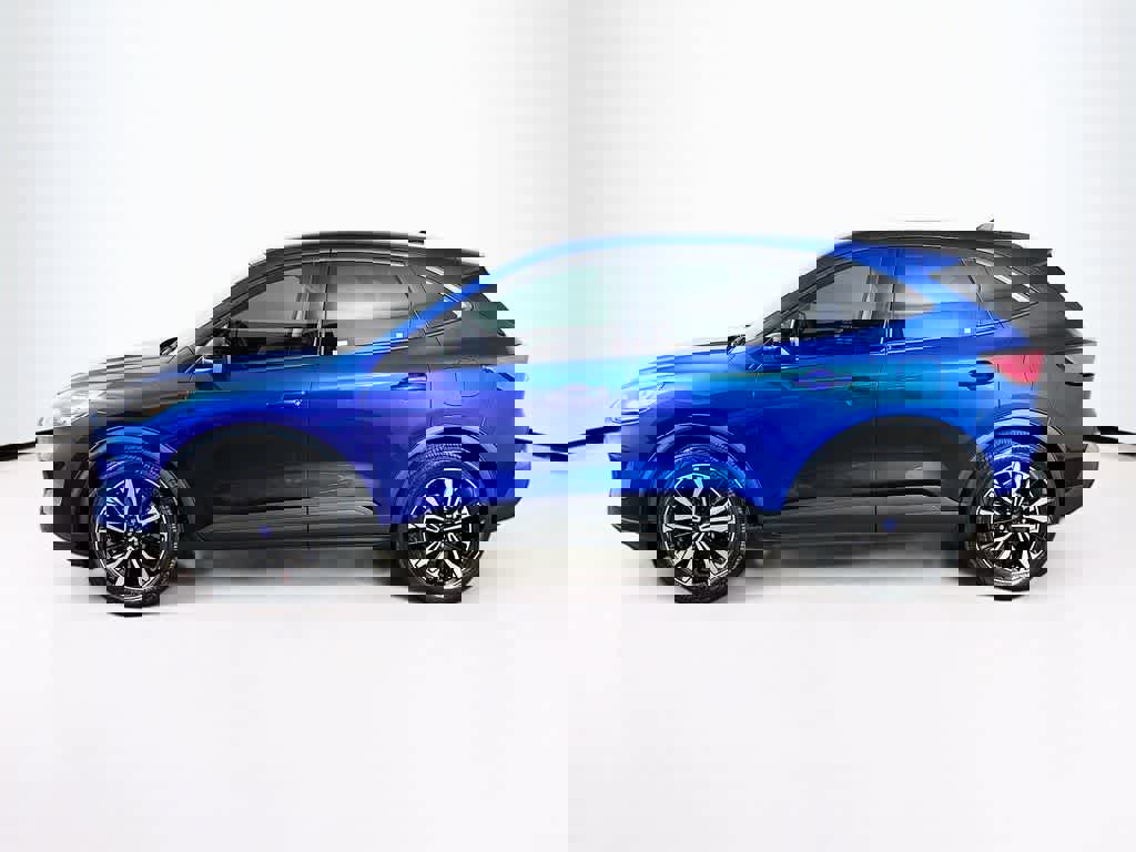 Certified 2022 Ford Escape SE w/ SE Sport Appearance Package image 2