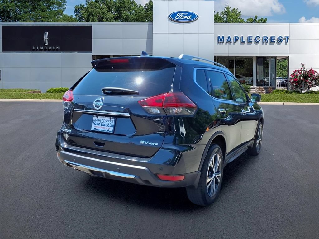 Used 2019 Nissan Rogue SV w/ Premium Package AWD/4WD image 4