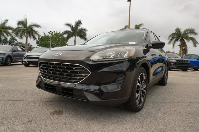 Certified 2021 Ford Escape SE w/ SE Sport Appearance Package FWD image 16
