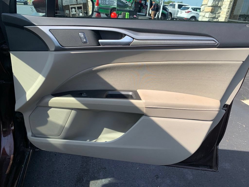 Certified 2019 Ford Fusion SE FWD image 38