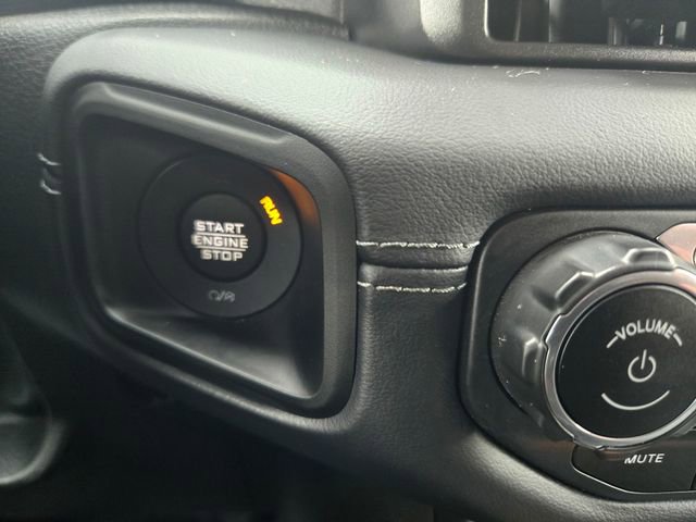 Used 2025 Jeep Wrangler Unlimited Sahara AWD/4WD image 18