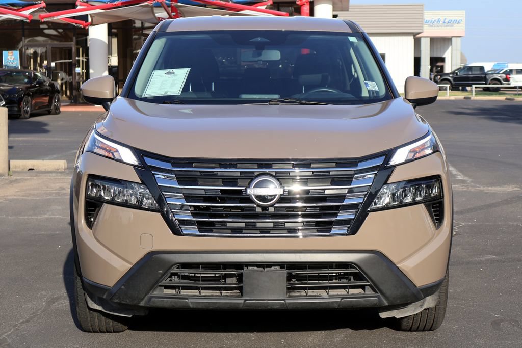 Used 2025 Nissan Rogue SV AWD/4WD image 10