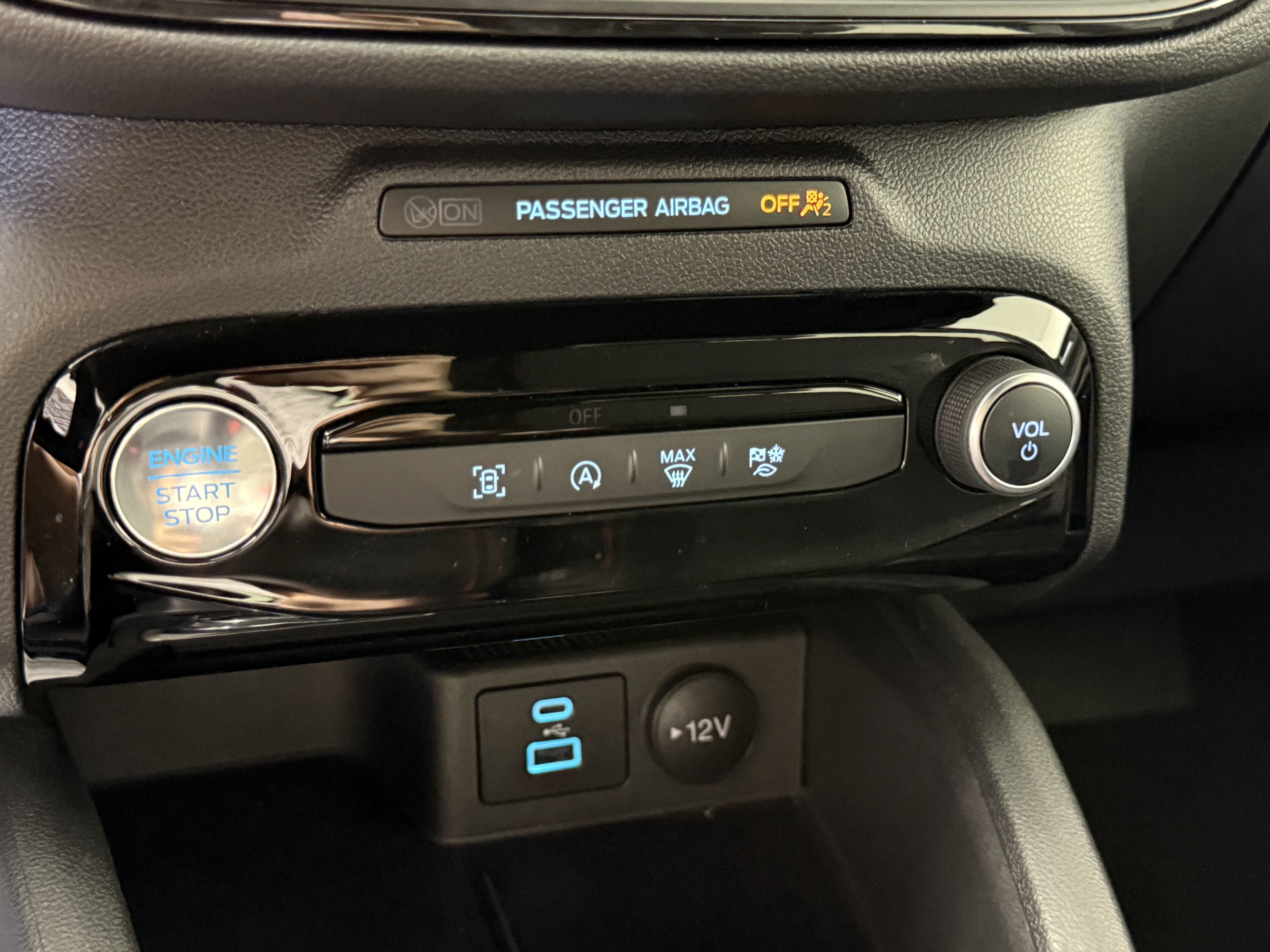 Certified 2023 Ford Escape ST-Line w/ Tech Pack #1 FWD image 21