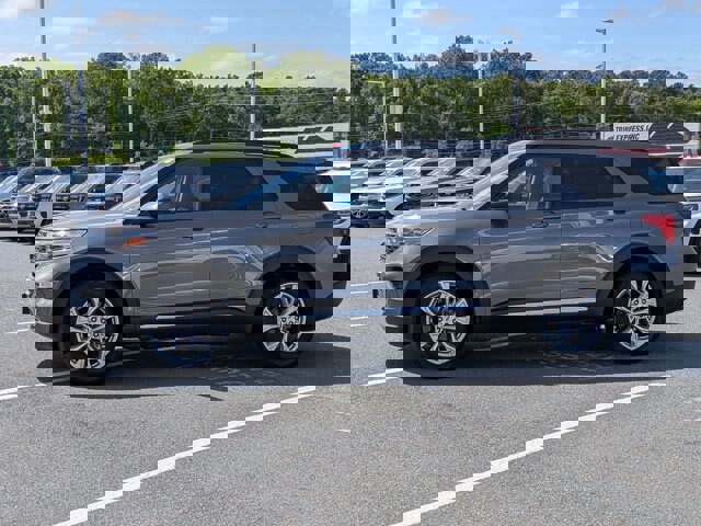 Certified 2023 Ford Explorer XLT w/ Equipment Group 202A RWD image 7