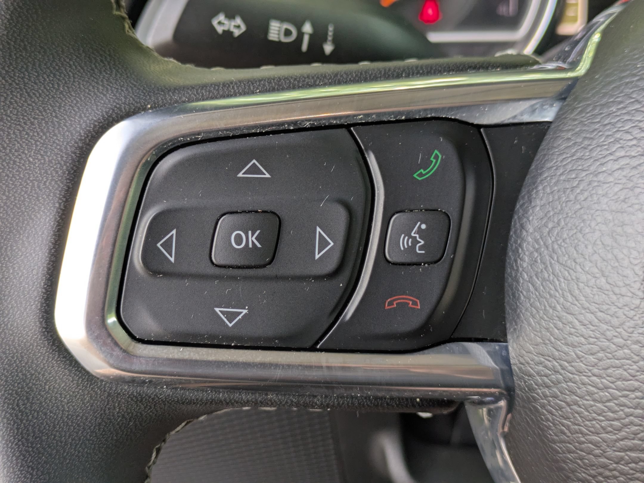 Used 2023 Jeep Gladiator Overland AWD/4WD image 13