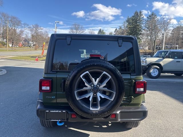 Used 2024 Jeep Wrangler Unlimited w/ Convenience Group AWD/4WD image 8