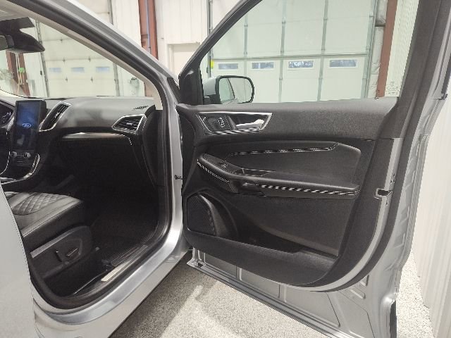 Certified 2024 Ford Edge Titanium w/ Equipment Group 301A image 19