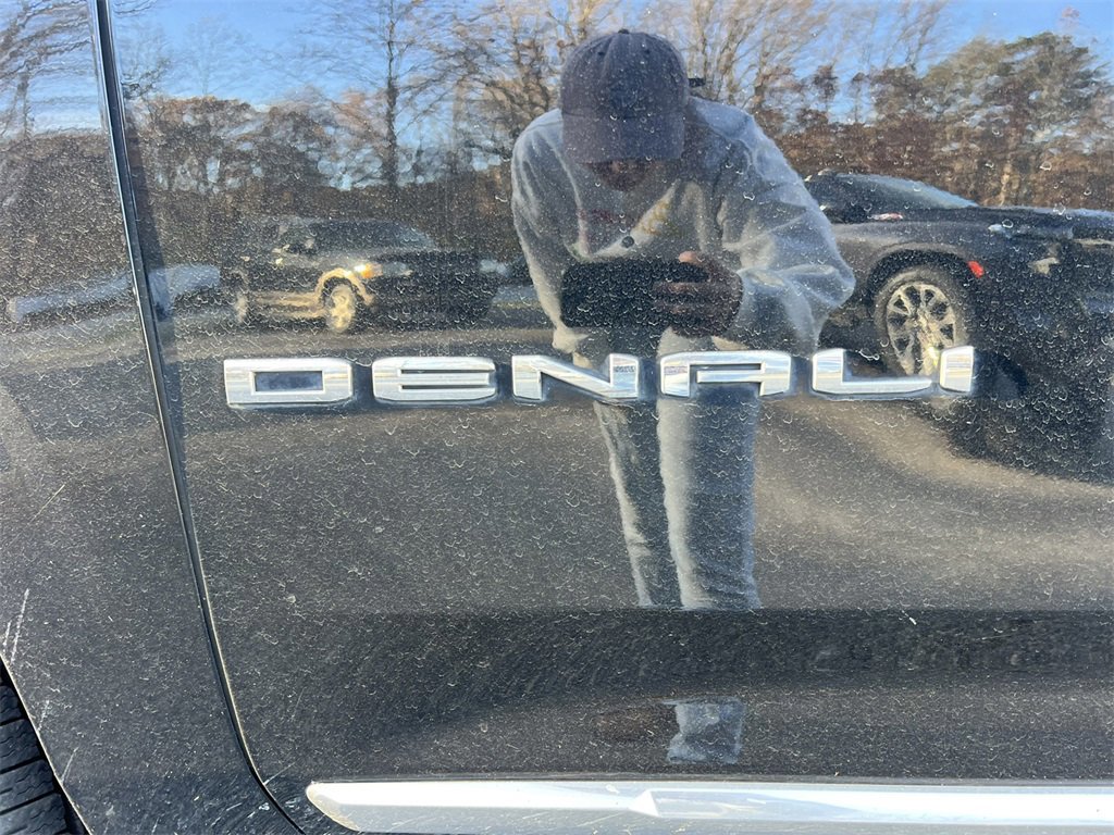 Used 2021 GMC Yukon XL Denali image 9