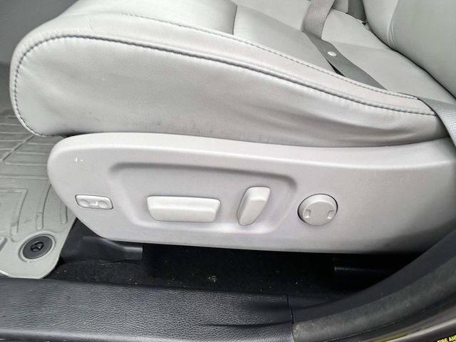 Used 2018 Toyota Highlander XLE FWD image 14