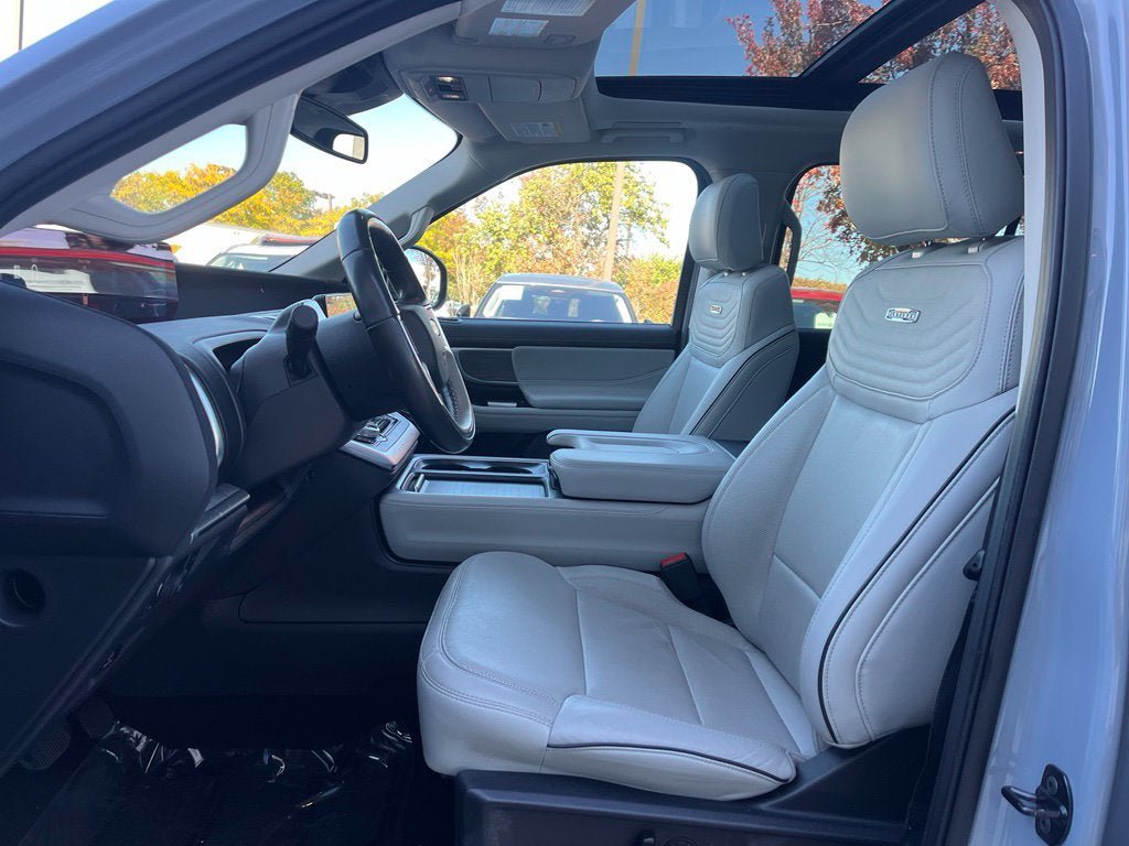 Certified 2025 Ford Expedition Max Platinum w/ Platinum Ultimate Package AWD/4WD image 22