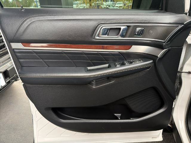 Certified 2018 Ford Explorer Platinum AWD/4WD image 17