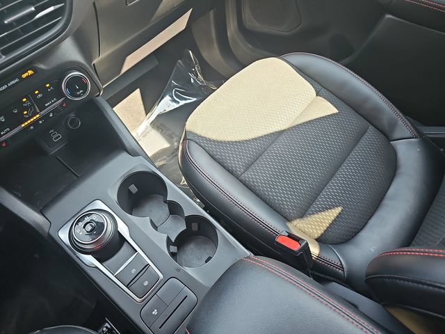 Certified 2025 Ford Escape ST-Line Select AWD/4WD image 25