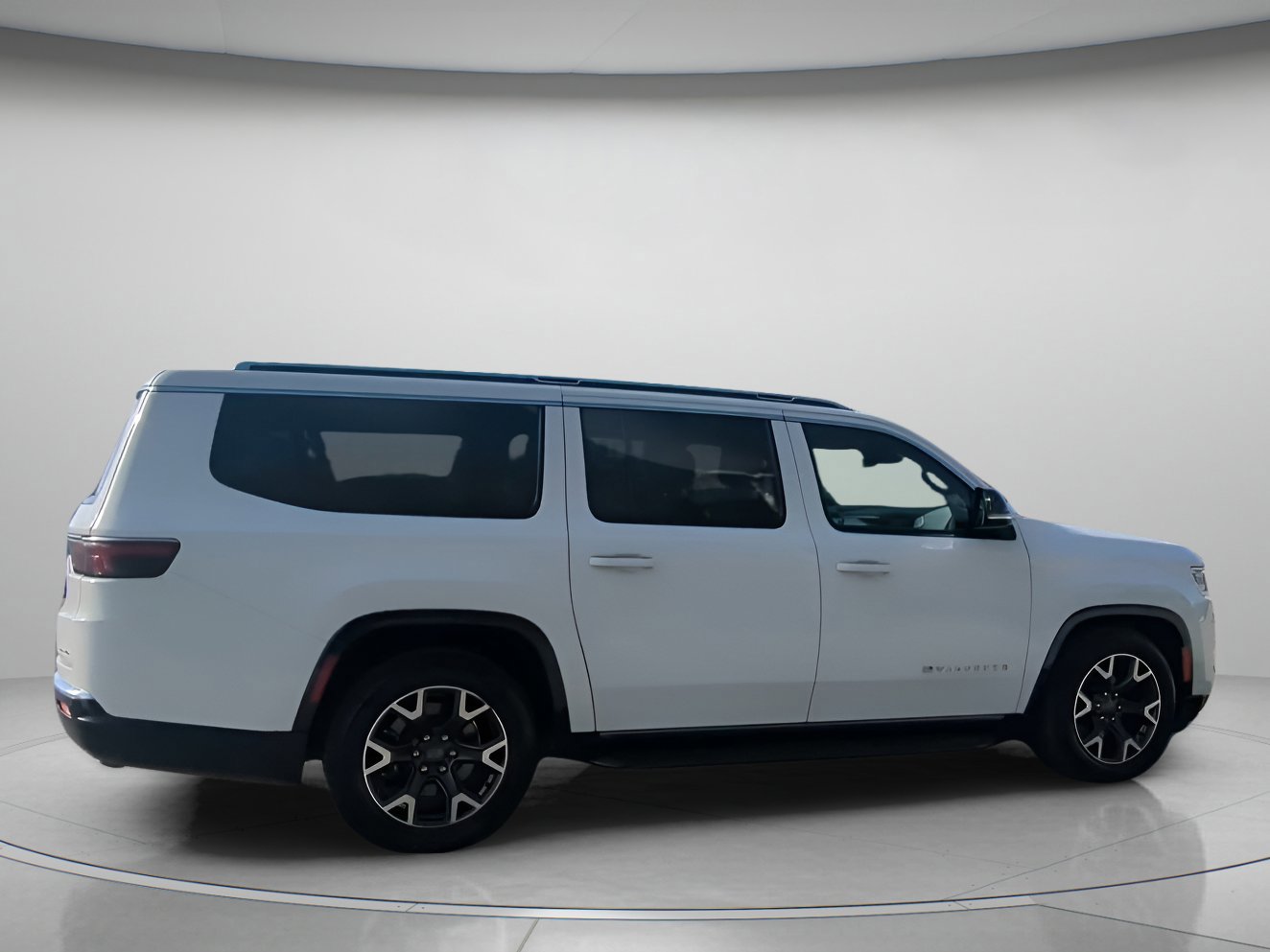 Used 2023 Jeep Wagoneer L Series III w/ Preferred Equipment Group image 24