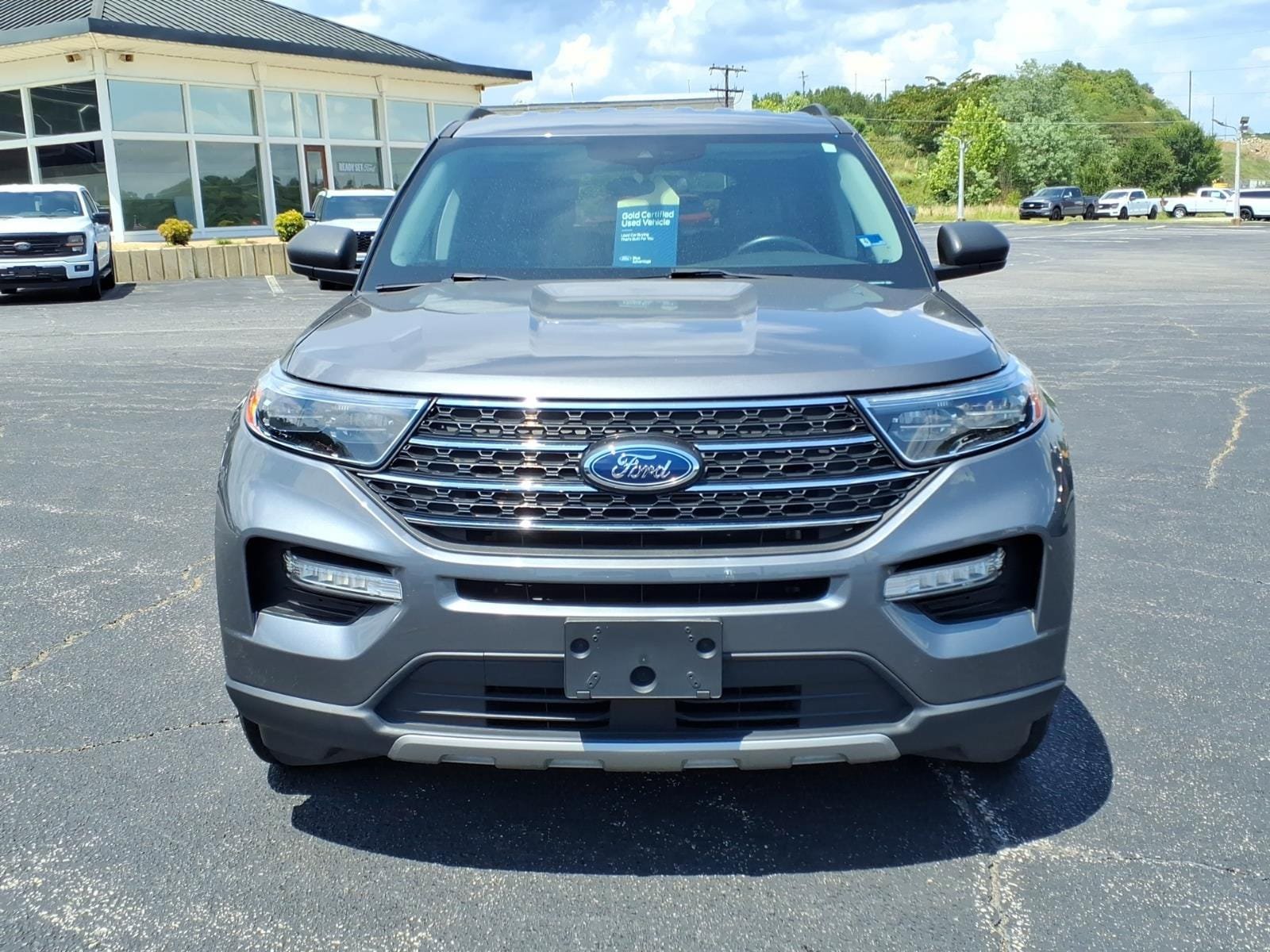 Certified 2024 Ford Explorer XLT w/ Equipment Group 202A AWD/4WD image 3