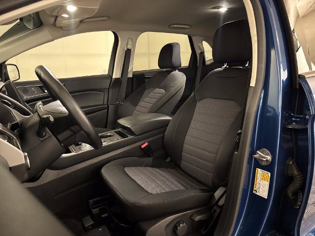 Certified 2024 Ford Edge SE w/ Black Appearance Package AWD/4WD image 10