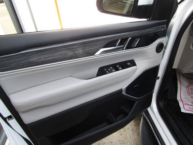 Used 2022 Jeep Wagoneer Series II AWD/4WD image 26