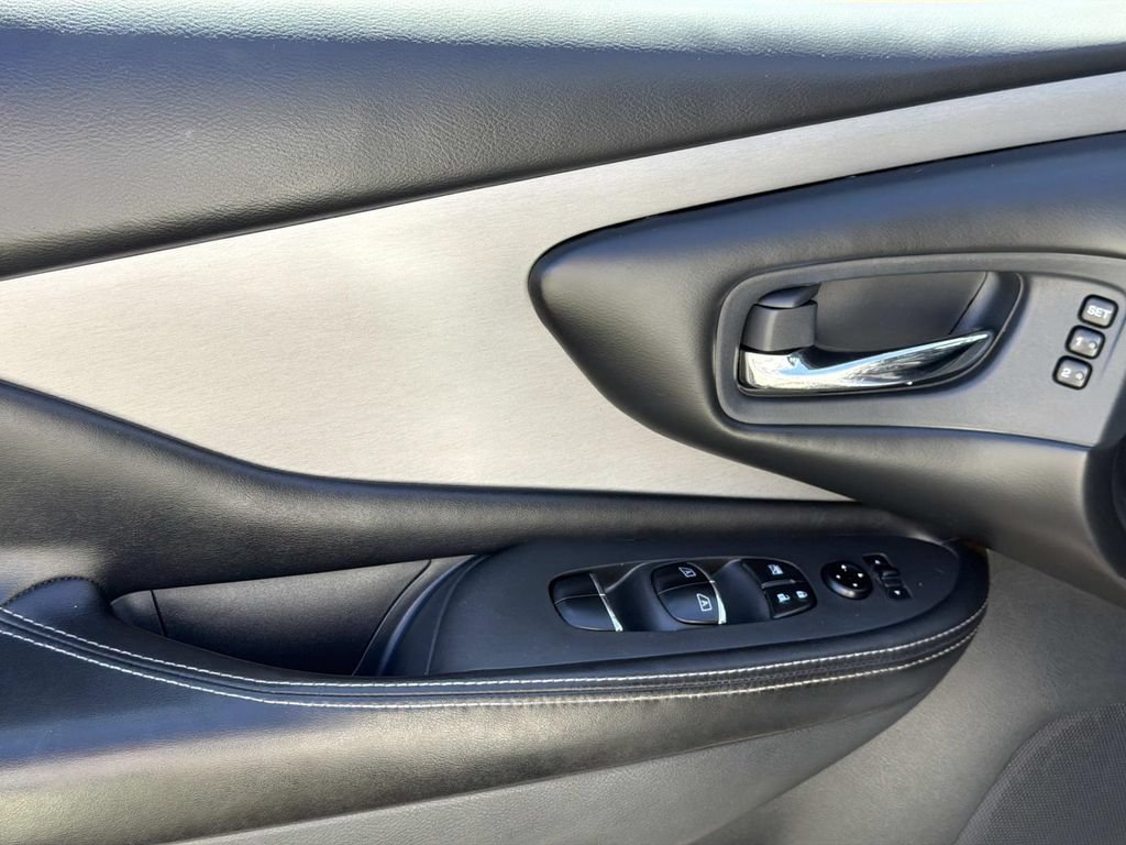 Used 2019 Nissan Murano SL w/ SL Technology Package FWD image 25