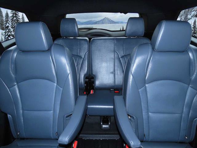 Used 2023 Buick Enclave Essence image 25