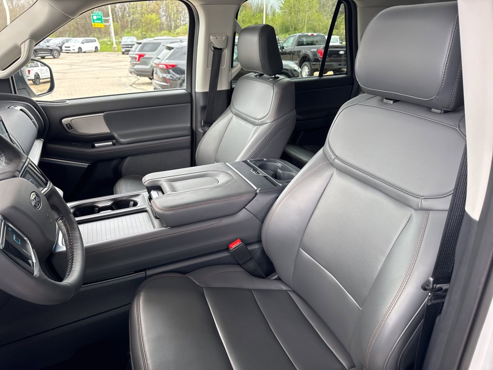 Certified 2025 Ford Expedition Active AWD/4WD image 26