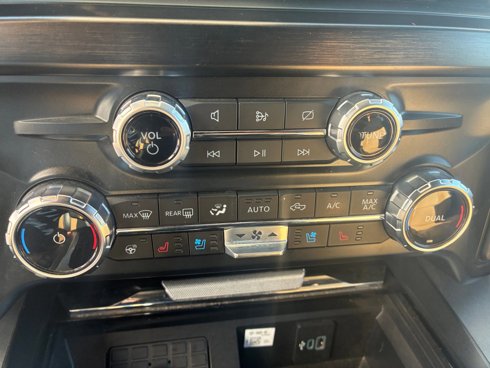 Certified 2023 Ford F250 Lariat w/ Tremor Off-Road Package image 23