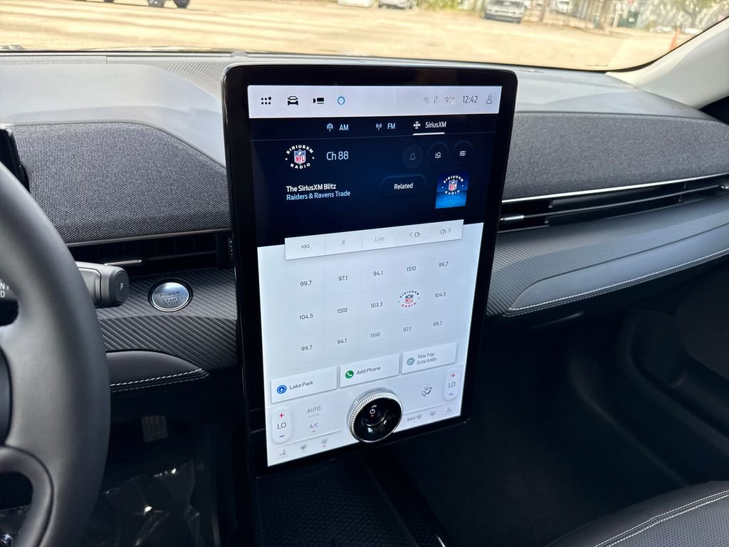 Certified 2025 Ford Mustang Mach-E Premium image 18