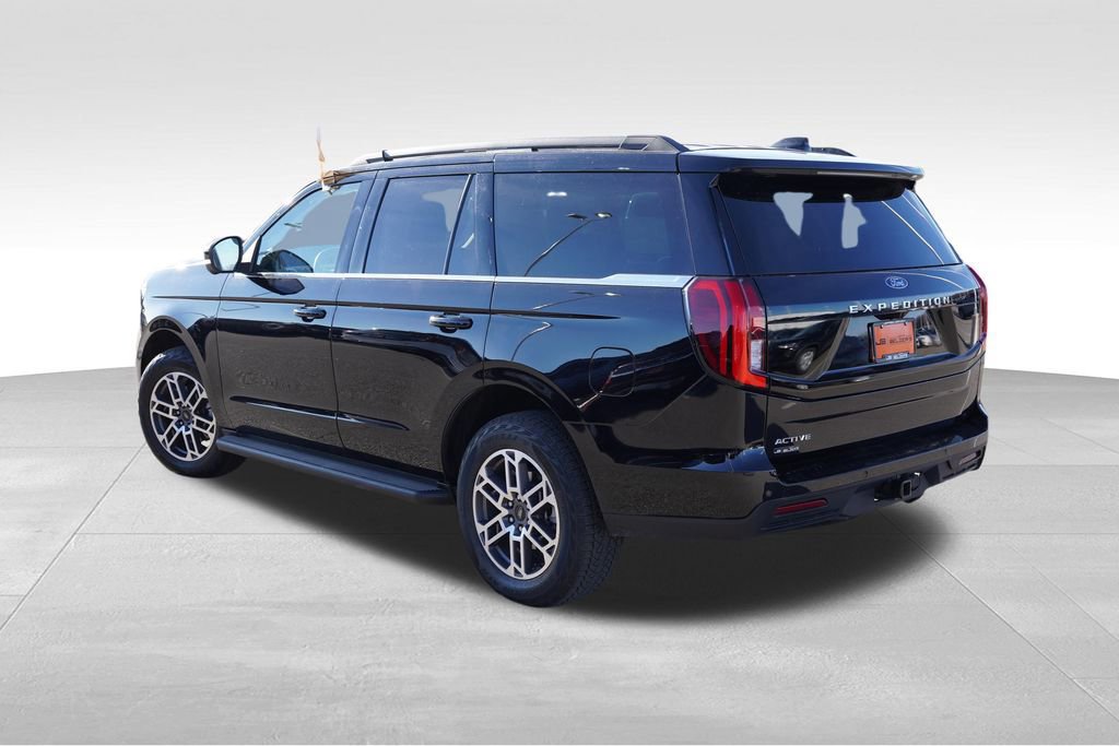Certified 2025 Ford Expedition Active image 4