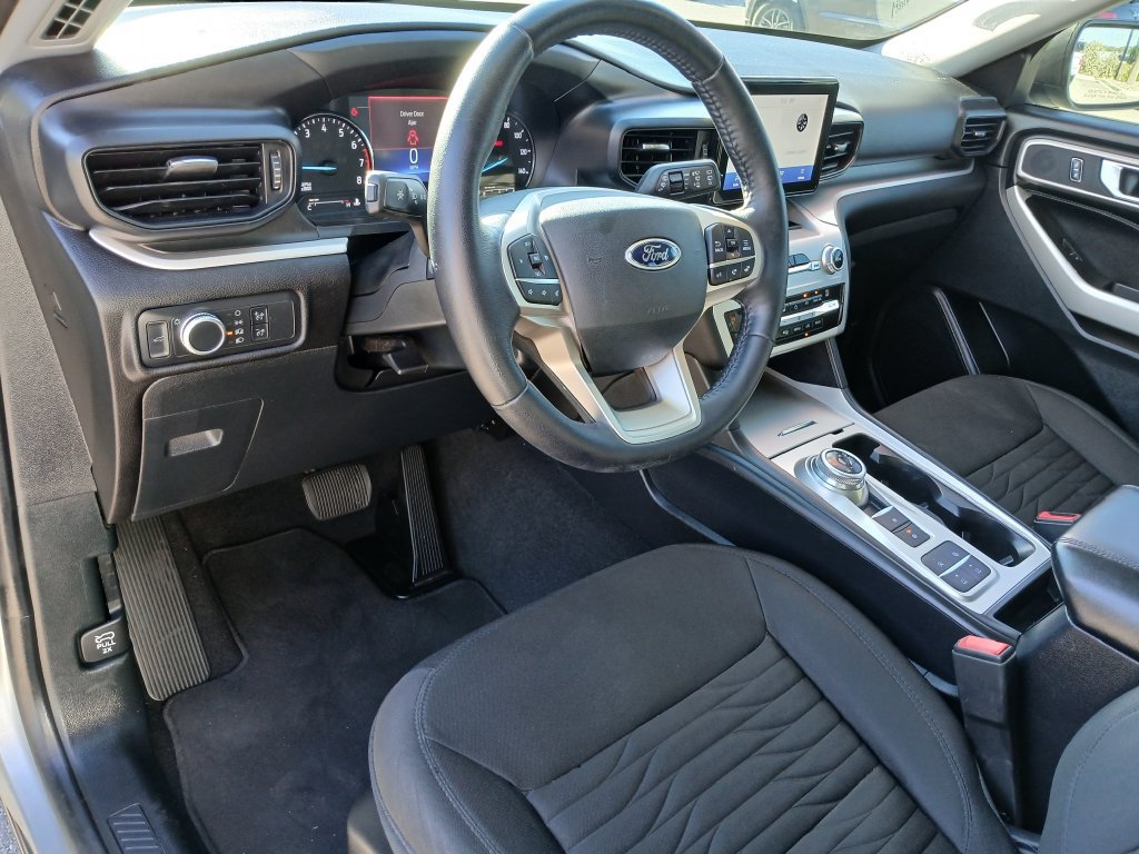 Certified 2021 Ford Explorer XLT RWD image 9