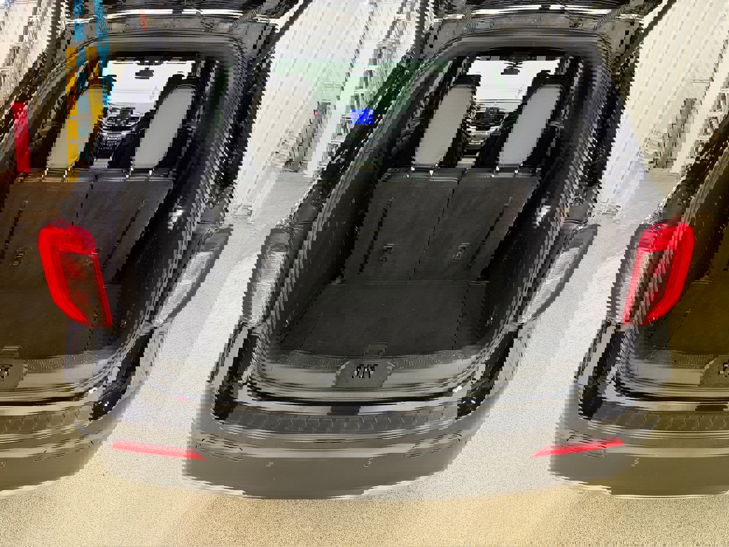 Certified 2020 Ford Explorer XLT w/ Equipment Group 202A image 30