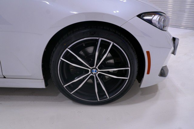 Used 2023 BMW 330i Sedan w/ M Sport Package RWD image 4
