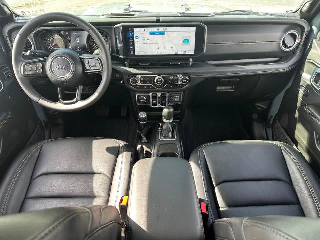 Used 2025 Jeep Gladiator Sport AWD/4WD image 15