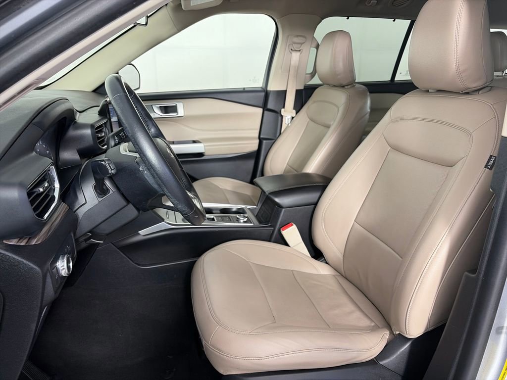Certified 2022 Ford Explorer Limited AWD/4WD image 11