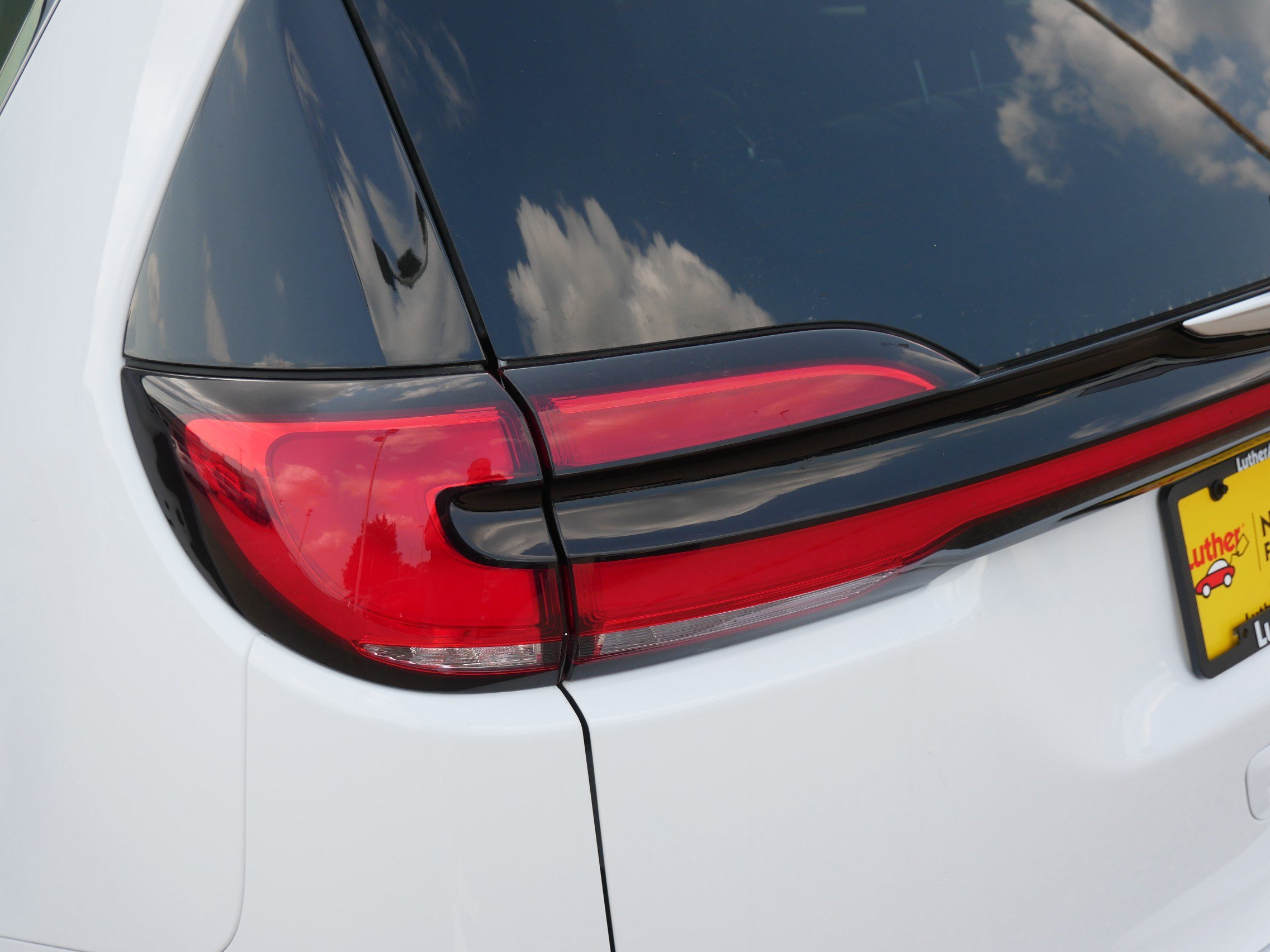 Used 2025 Chrysler Pacifica Select FWD image 17