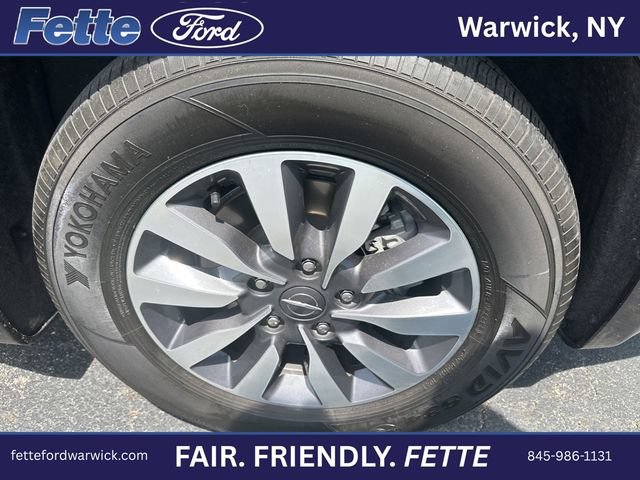 Used 2023 Chrysler Pacifica Limited FWD image 11
