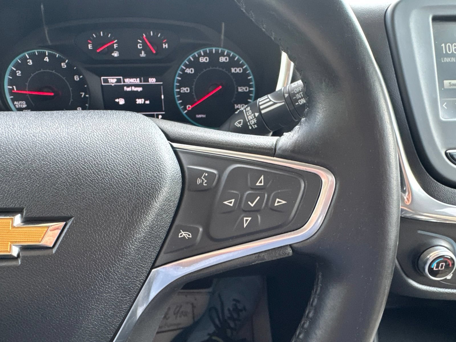 Used 2018 Chevrolet Equinox LT AWD/4WD image 23