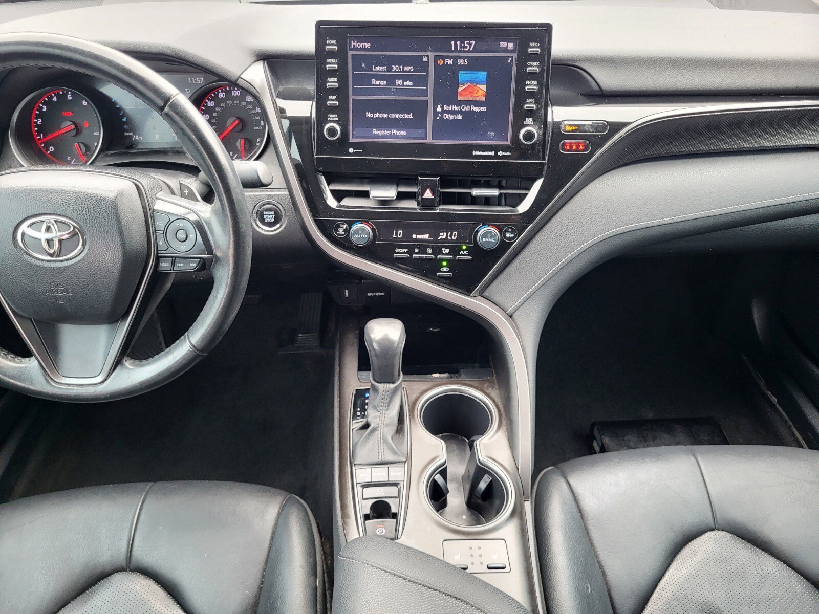 Used 2022 Toyota Camry XSE FWD image 13