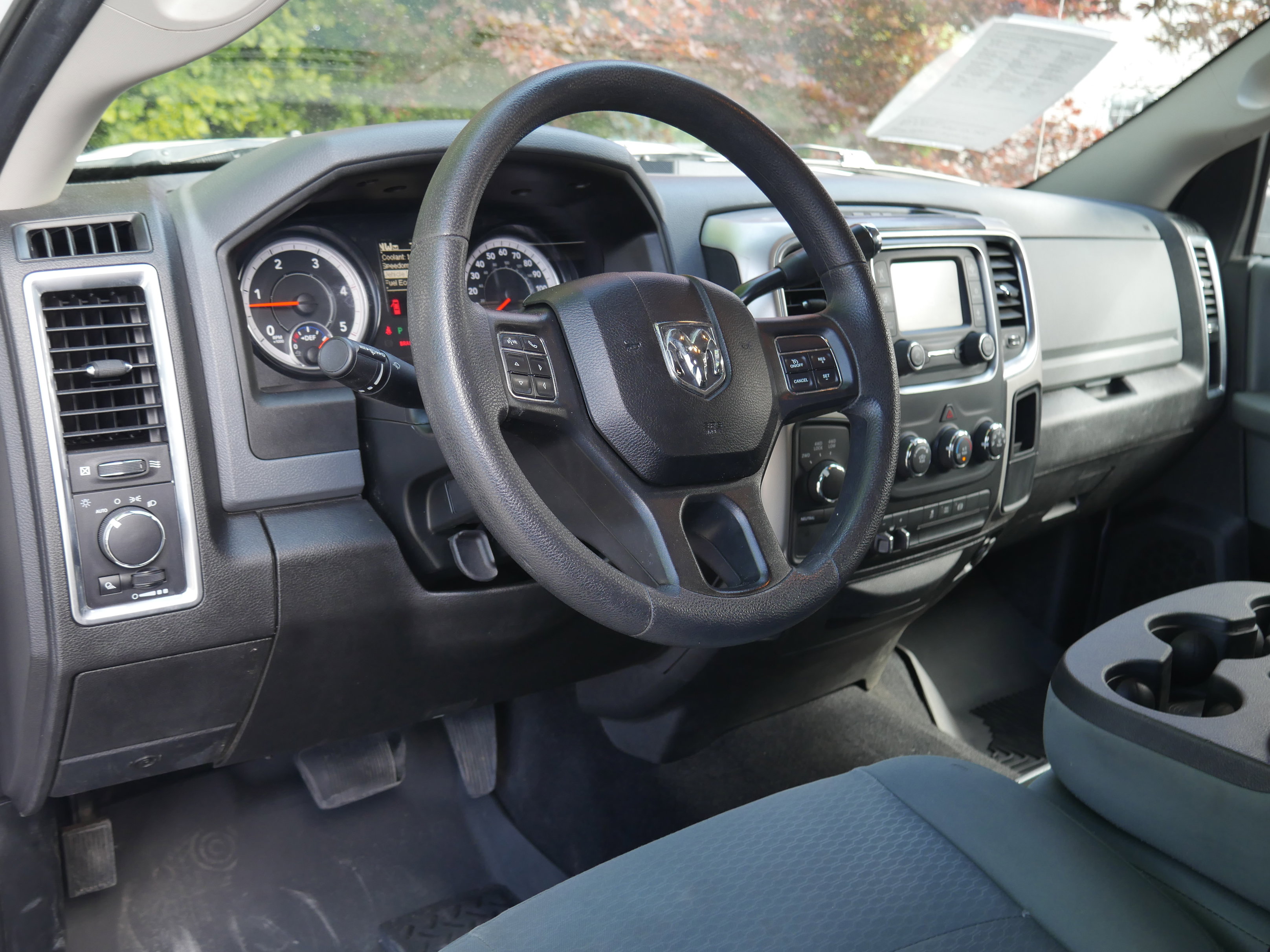 Used 2018 RAM 3500 SLT AWD/4WD image 4