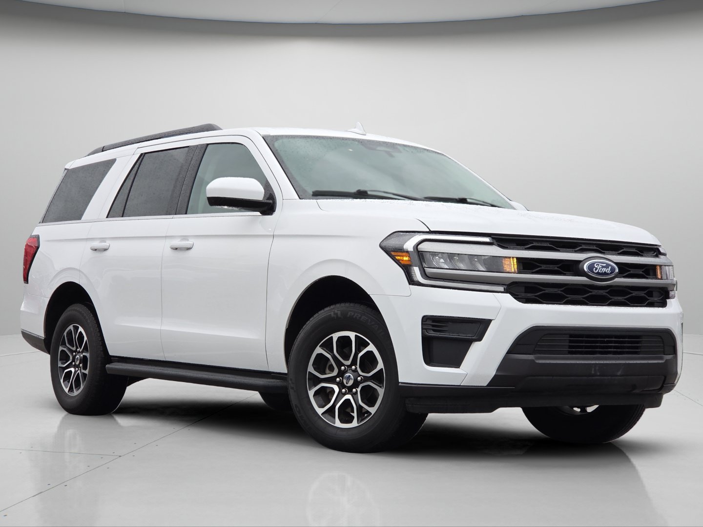 Certified 2024 Ford Expedition XLT AWD/4WD image 2