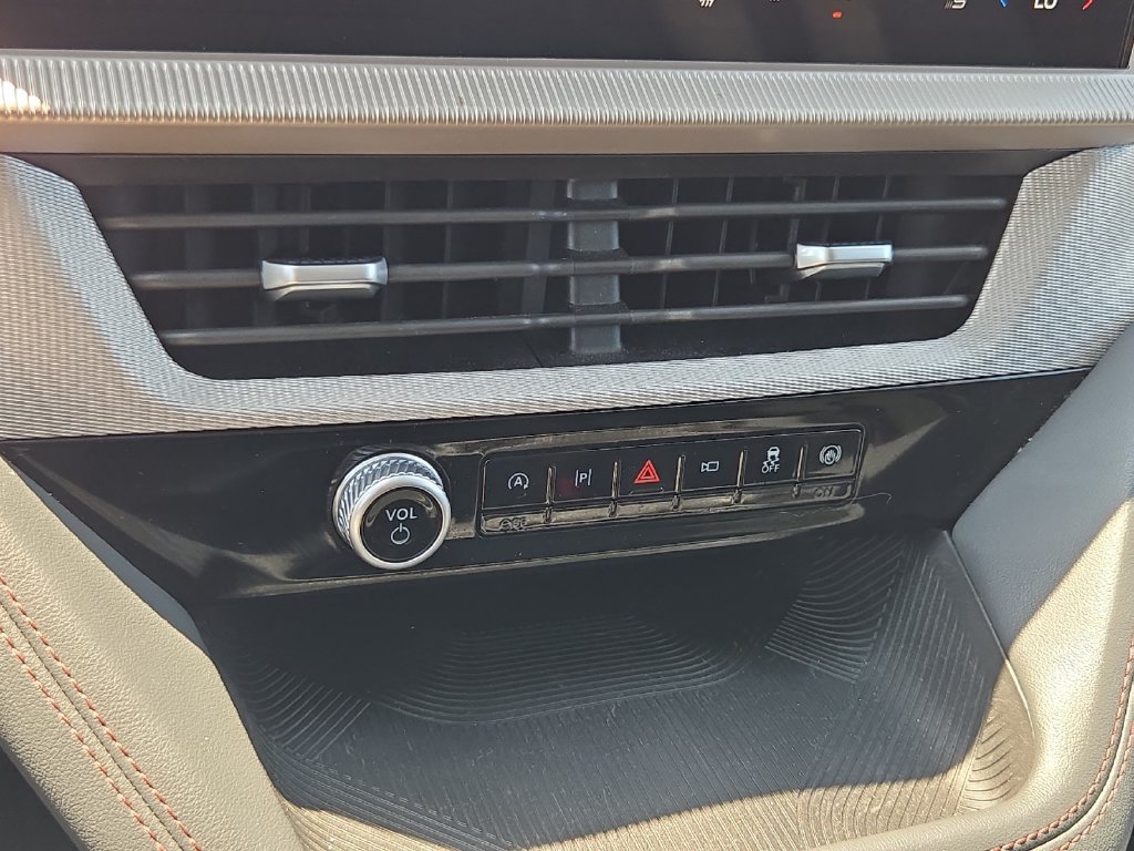Certified 2025 Ford Explorer Active AWD/4WD image 21