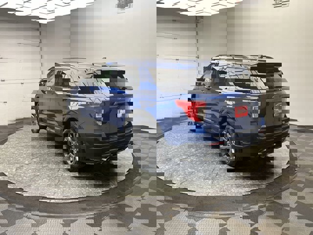 Certified 2022 Ford Explorer XLT w/ XLT Sport Appearance Package image 3