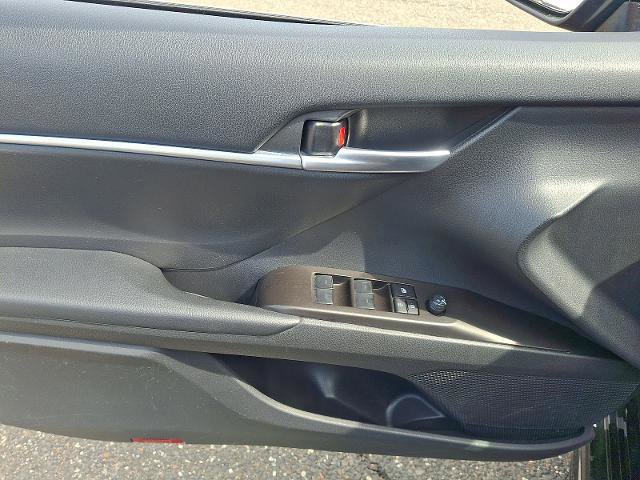 Used 2024 Toyota Camry SE FWD image 12