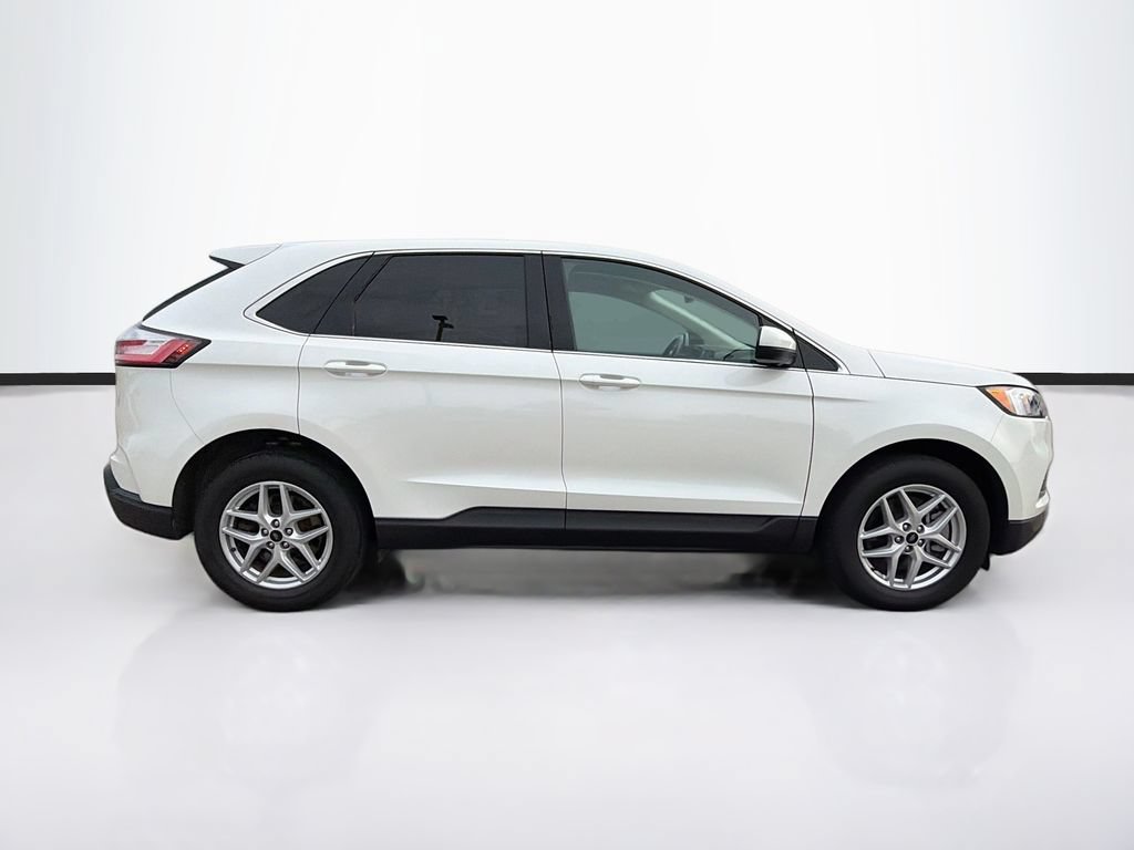 Certified 2024 Ford Edge SEL w/ Convenience Package AWD/4WD image 4