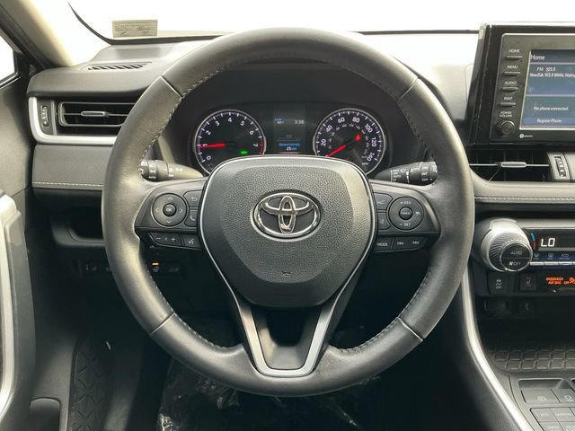 Used 2020 Toyota RAV4 XLE Premium image 13