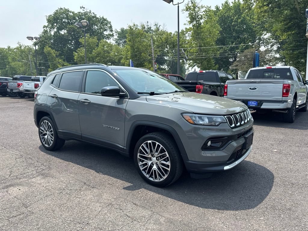 Used 2023 Jeep Compass Limited w/ Elite Group AWD/4WD image 3