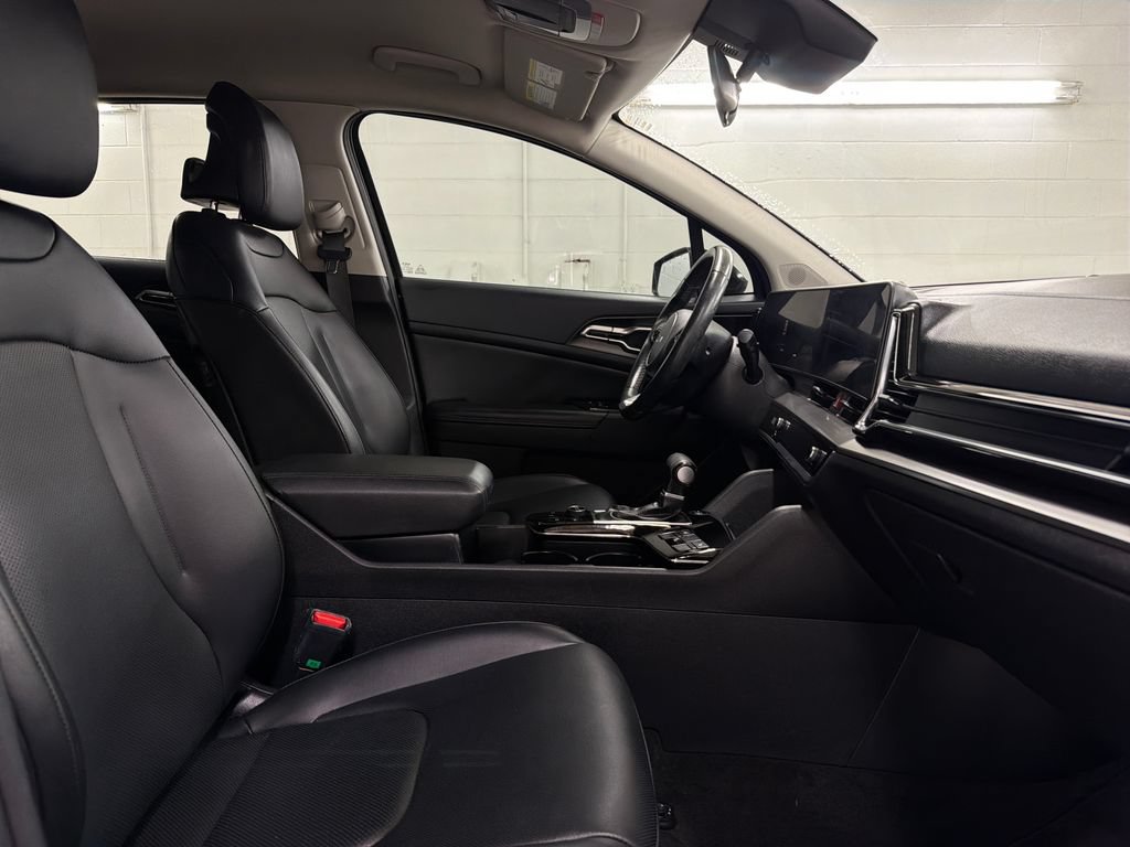 Used 2023 Kia Sportage EX FWD image 30