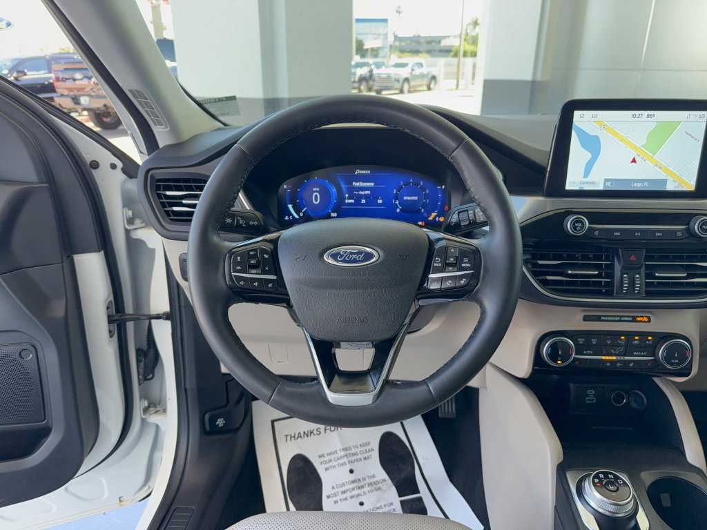 Certified 2022 Ford Escape Titanium AWD/4WD image 32