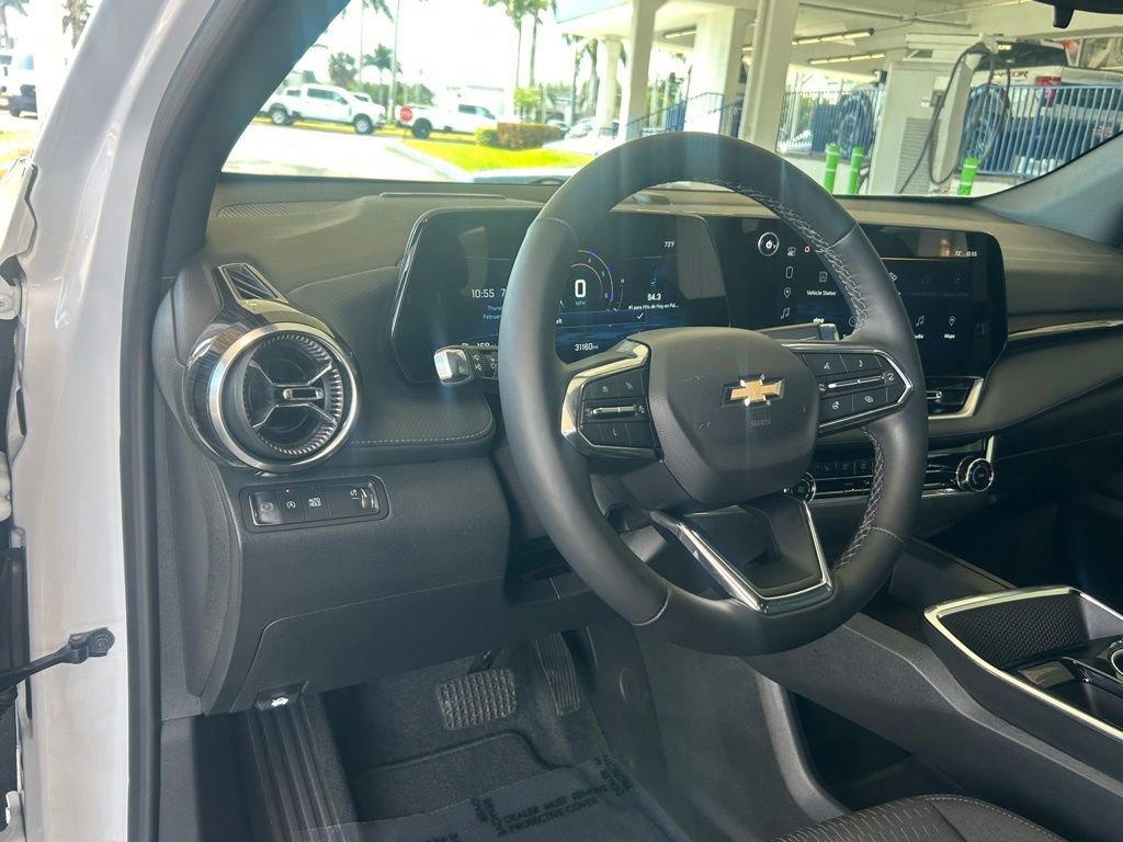 Used 2025 Chevrolet Equinox LT image 33