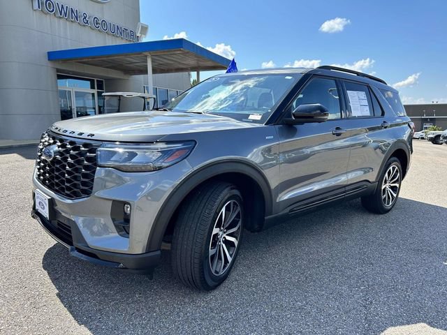 Certified 2025 Ford Explorer ST-Line AWD/4WD image 29
